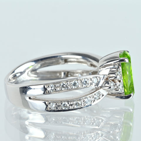 【中古】PT900 PERIDOTペリドットリング P2.31ct D0.35ct 8.5g #12.5