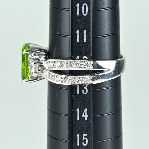 【中古】PT900 PERIDOTペリドットリング P2.31ct D0.35ct 8.5g #12.5