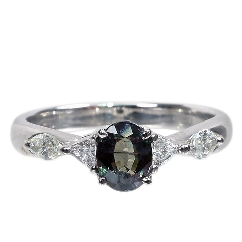 【中古】PT900 アレキサンドライトリング A0.73ct D0.33ct ジェムリサーチジャパンソーティング付き ＃11