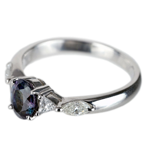 【中古】PT900 アレキサンドライトリング A0.73ct D0.33ct ジェムリサーチジャパンソーティング付き ＃11