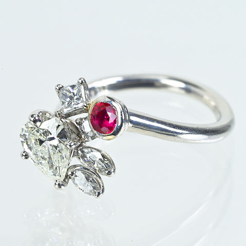 【中古】K18WG DIAMOND ダイヤモンド・ルビーリング 0.886ct Iカラー SI2クラス 中央宝石研究所ソD0.57ct R0.29ct 6.0g  #13