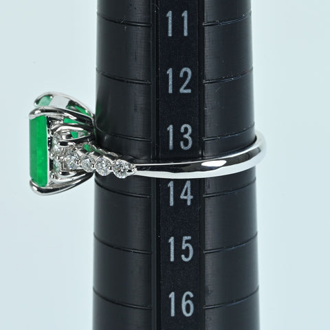 【中古】 K18WG EMERALDエメラルドリング E2.50ct D0.44ct 4.3g #13.5