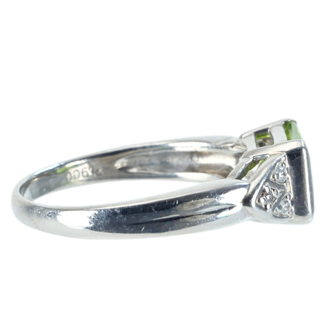 Pre-owned PT900 Peridot Ring, 2.40ct (P) x 0.06ct (D) with Certificate of Authenticity, 7.0g (P) #19 