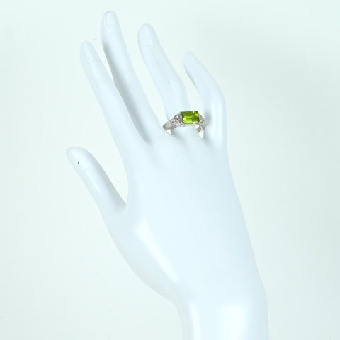 Pre-owned PT900 Peridot Ring, 2.40ct (P) x 0.06ct (D) with Certificate of Authenticity, 7.0g (P) #19 